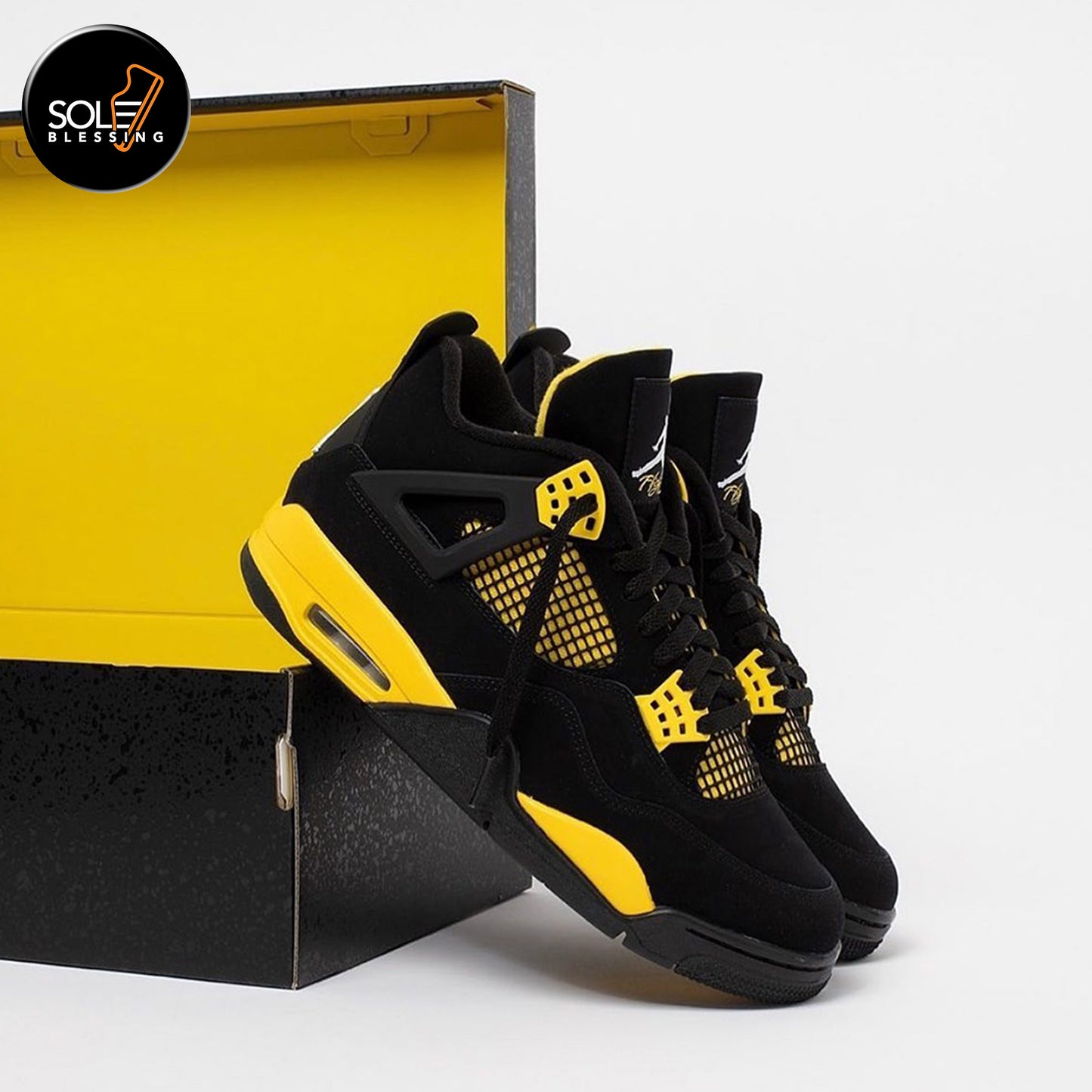 Air Jordan 4 Retro Thunder