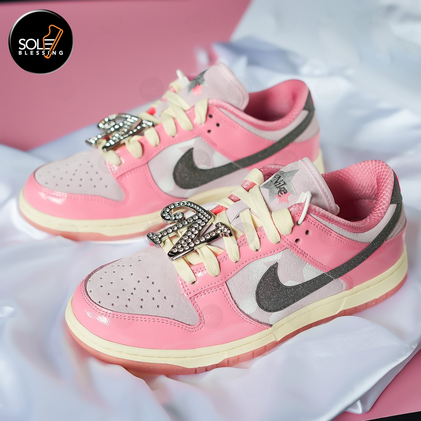 Nike Dunk Low WMNS Barbie