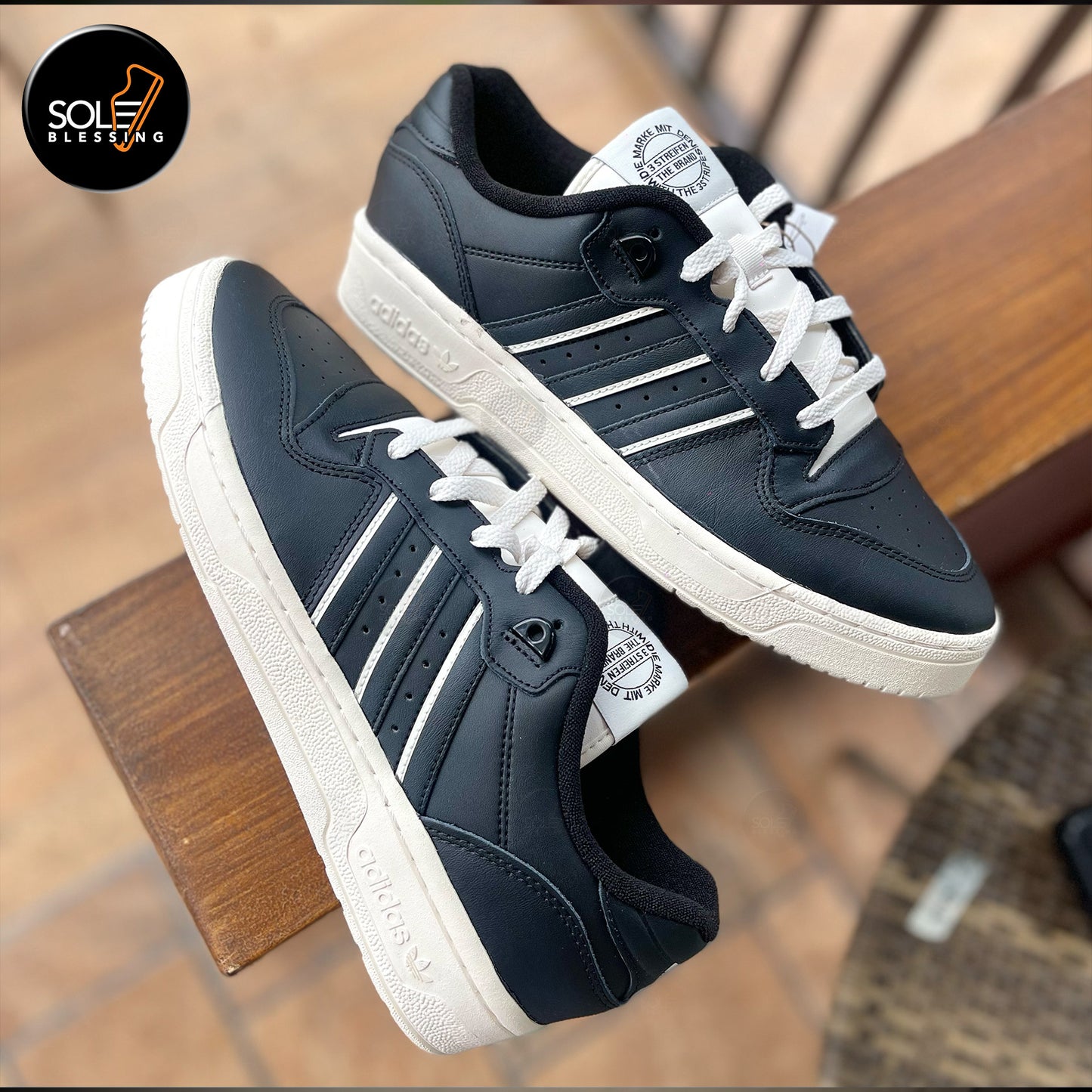 Rivalry Low 'Core Black White'