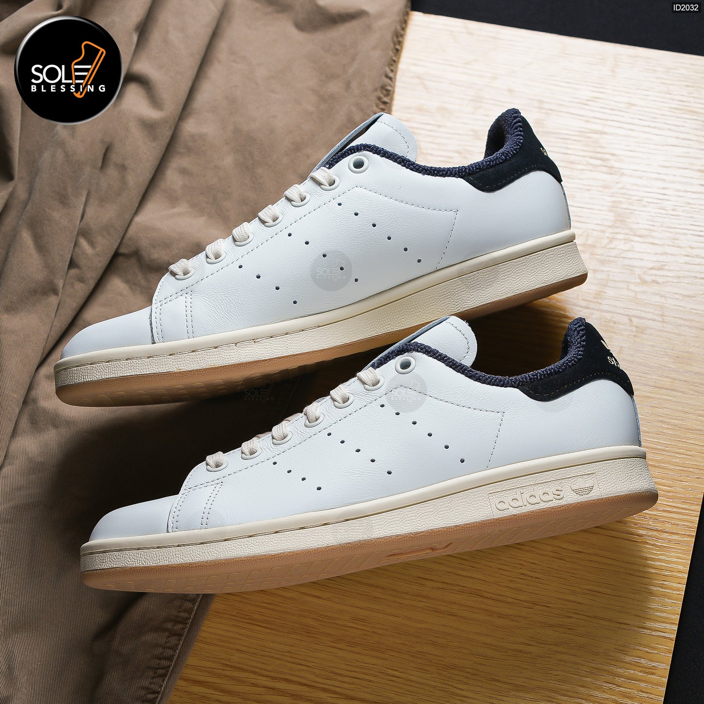 STAN SMITH