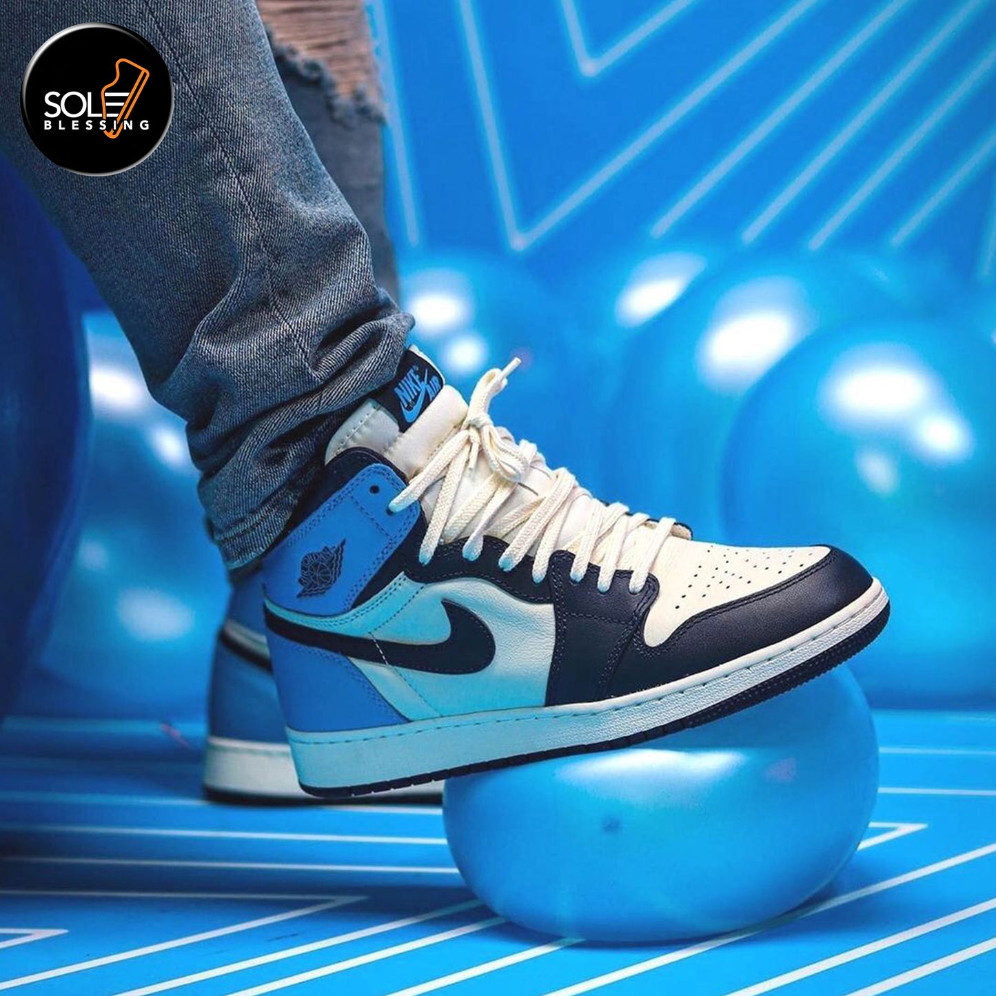 AIR JORDAN 1 HI OBSIDIAN UNC
